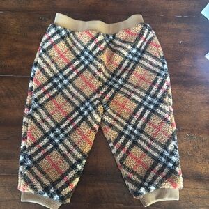 Burberry baby Fleece pants 
Size 18 Months 

No tags